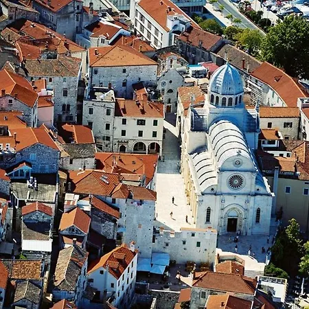 Krnic Гостевой дом Шибеник